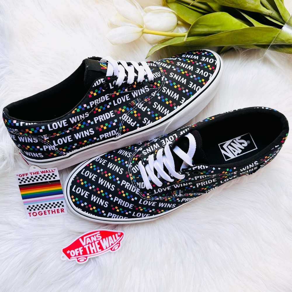 NEW | Men’s Vans Doheny Pride Sneakers